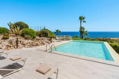 Luxury Villa Photo #7