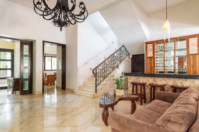 Luxury Villa Photo #37