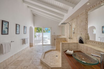 Luxury Villa Photo #19