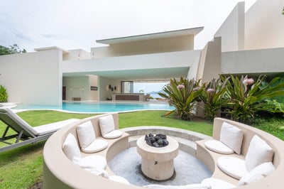 Luxury Villa Photo #7