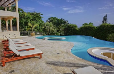 Luxury Villa Photo #2