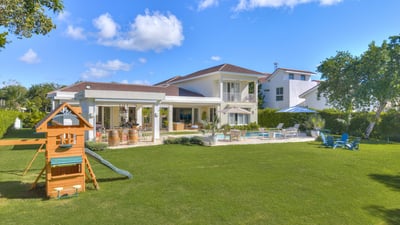 Hacienda B21 — A Cozy Family Escape