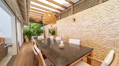Luxury Villa Photo #8