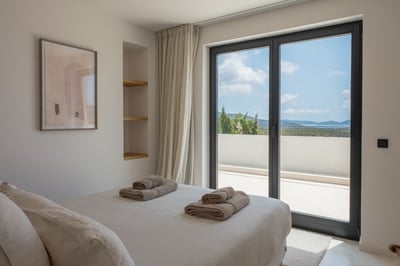 Luxury Villa Photo #43