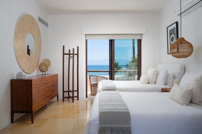 Luxury Villa Photo #30