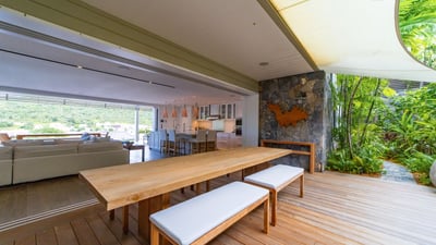 Kitchen & Dining Area