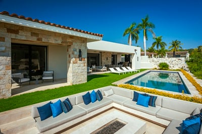 Luxury Villa Photo #6