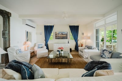 Luxury Villa Photo #22