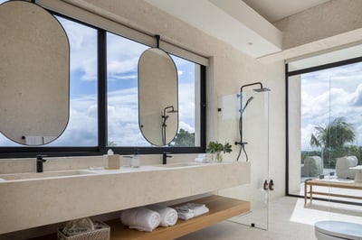 Luxury Villa Photo #25
