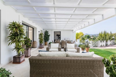Luxury Villa Photo #6