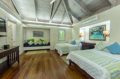 Luxury Villa Photo #21