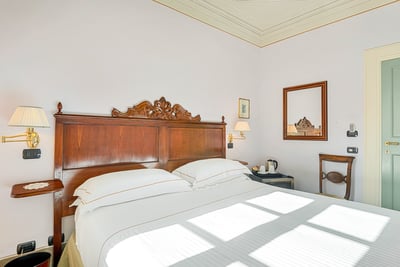 Luxury Villa Photo #35