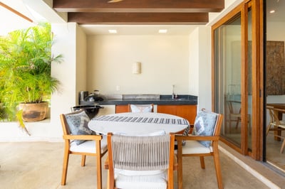 Luxury Villa Photo #4