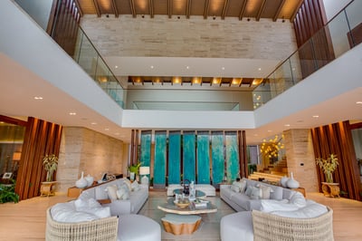 Luxury Villa Photo #32