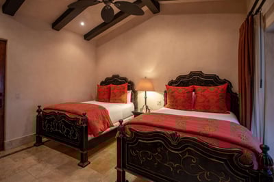 Luxury Villa Photo #34
