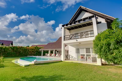 Luxury Villa Photo #2