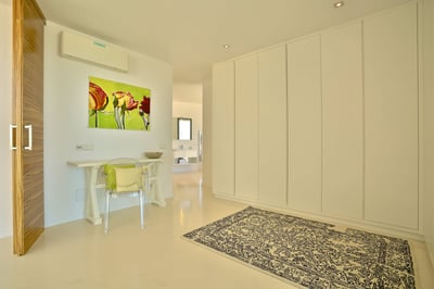 Luxury Villa Photo #33