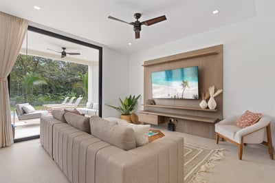 Luxury Villa Photo #3