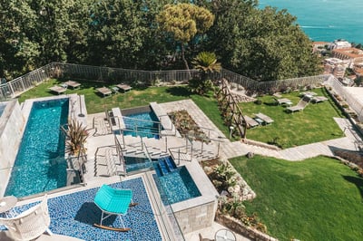 Luxury Villa Photo #3
