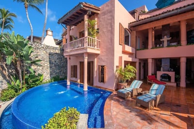 Luxury Villa Photo #2