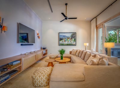 Luxury Villa Photo #25