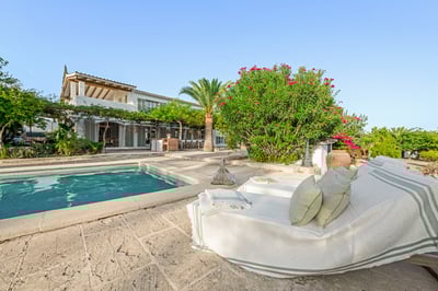 Luxury Villa Photo #2