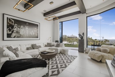 Luxury Villa Photo #20