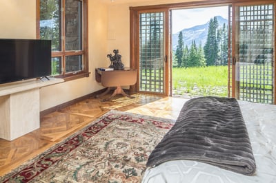 Luxury Villa Photo #9