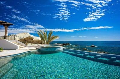 Luxury Villa Photo #9