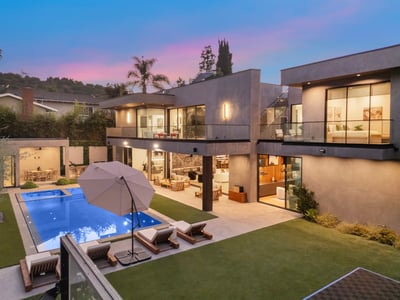 Luxury Villa Photo #6