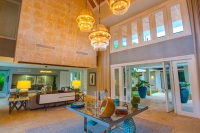 Luxury Villa Photo #16