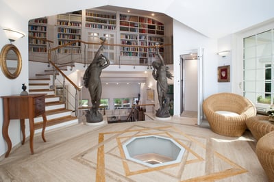 Luxury Villa Photo #9
