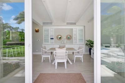 Luxury Villa Photo #11