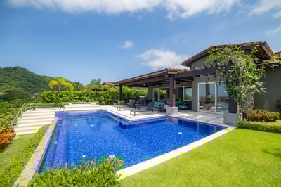 Luxury Villa Photo #3