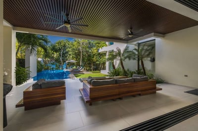 Luxury Villa Photo #10