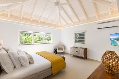 Luxury Villa Photo #34