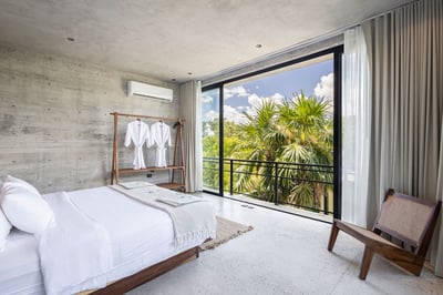Luxury Villa Photo #33