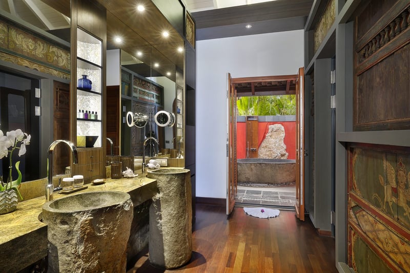 Beachfront Pool Suite