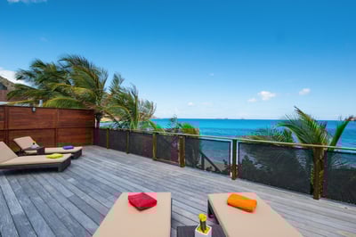 Lounge & Beach