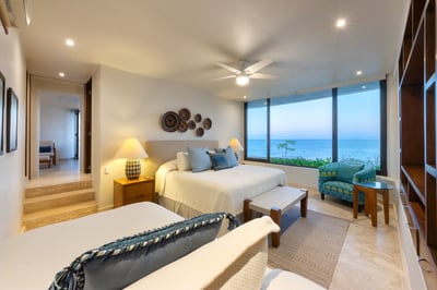 Luxury Villa Photo #49