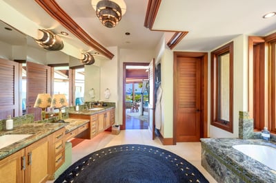 Luxury Villa Photo #22