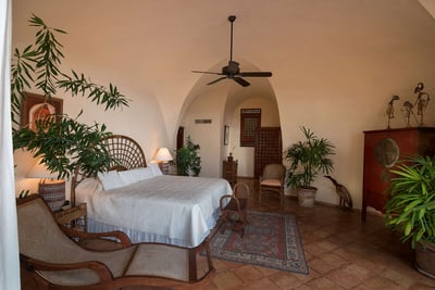 Luxury Villa Photo #18