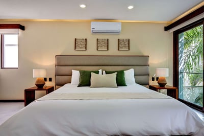 Luxury Villa Photo #25