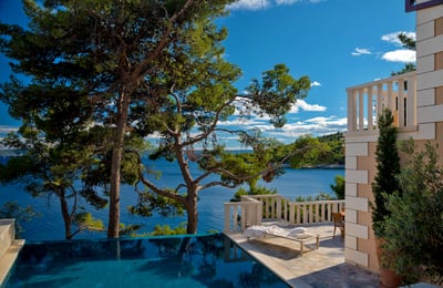 Luxury Villa Photo #5