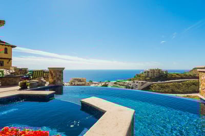 Luxury Villa Photo #5