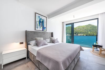 Luxury Villa Photo #45