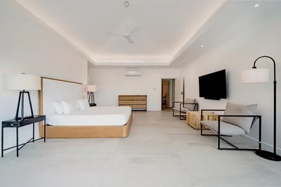 Luxury Villa Photo #20