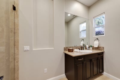 Shared full bathroom