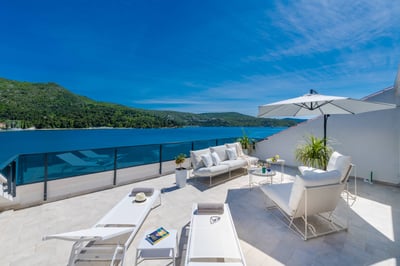 Luxury Villa Photo #14