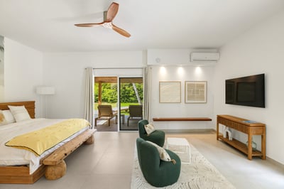 Luxury Villa Photo #25